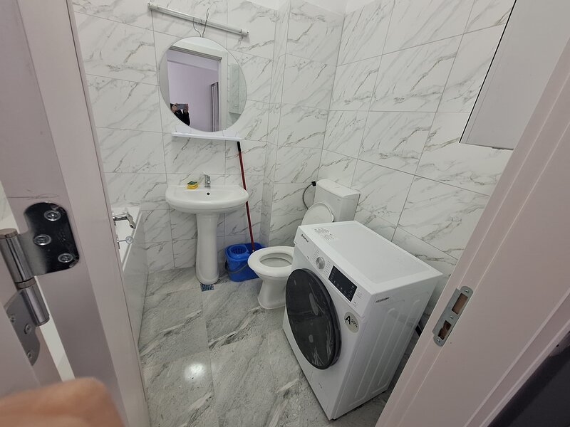 Militari, Rosu, Chiajna, 2 camere, bloc nou.